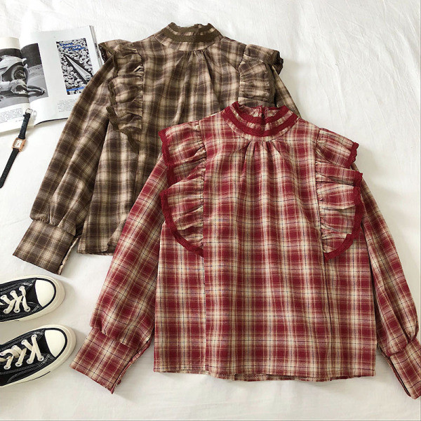 Kockás női ing három színben, hosszú ujjakkal és fürtökkel