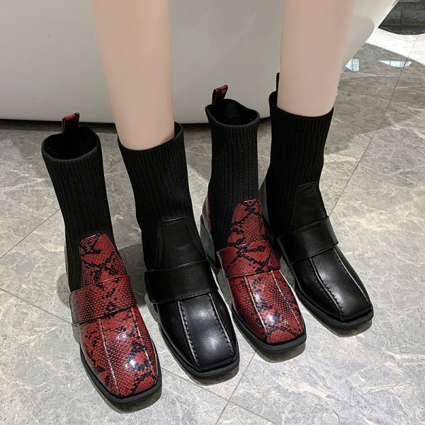 Öko bőrből készült női csizma bordó és fekete színben - két modell