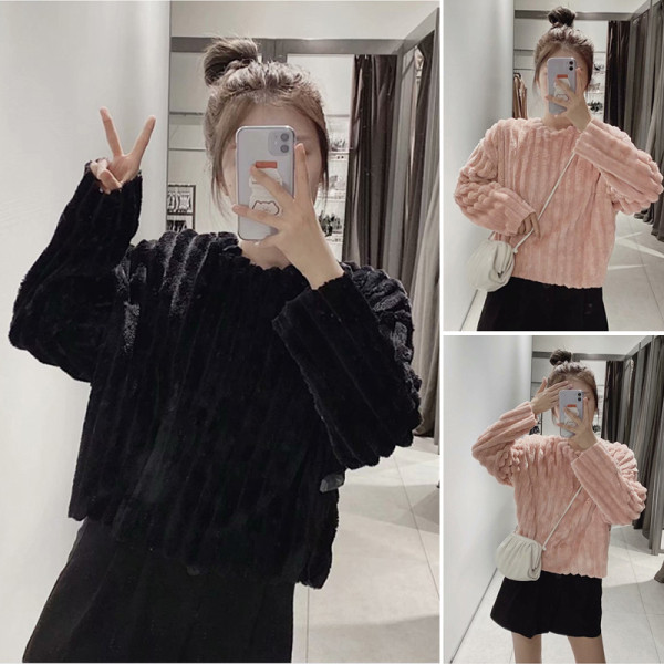 Pulover cu puf scurt in negru si roz model lat