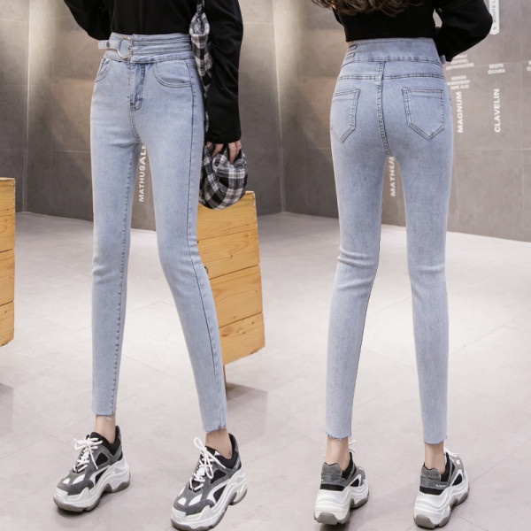 Modern női farmer Karcsú modell világos színben, magas derékkal