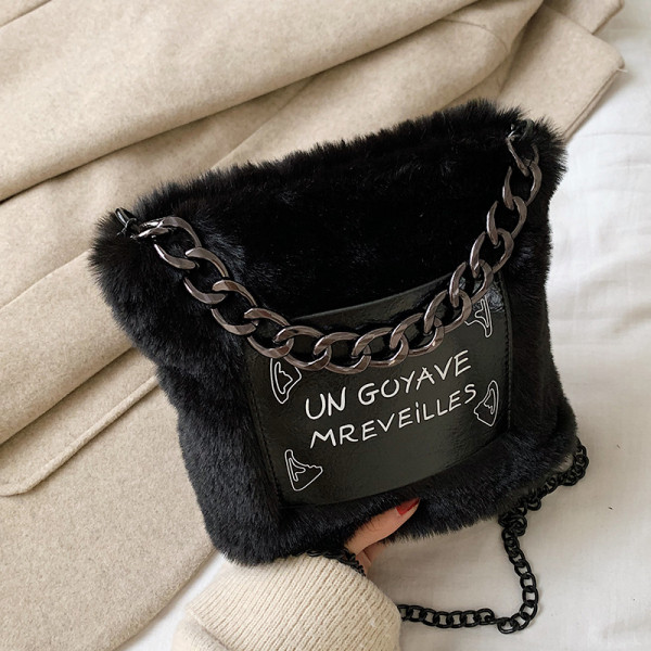 Női pehely szögletes táska fehér, fekete és barna lánccal