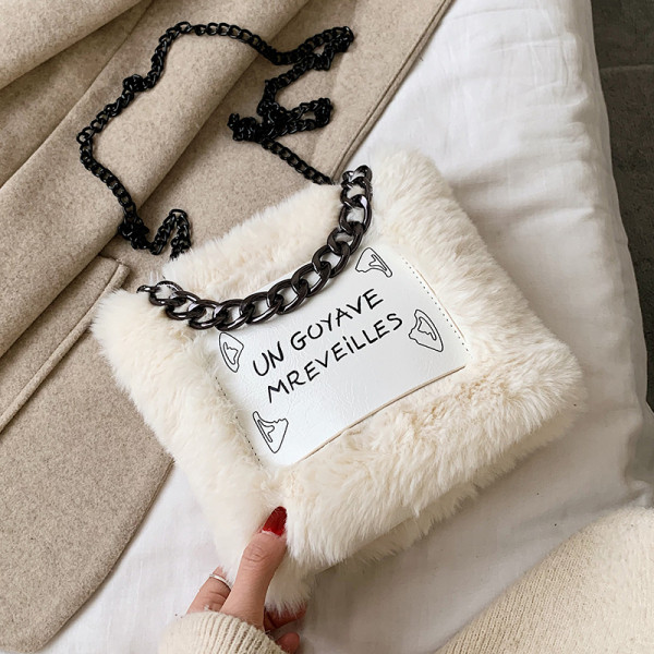 Női pehely szögletes táska fehér, fekete és barna lánccal