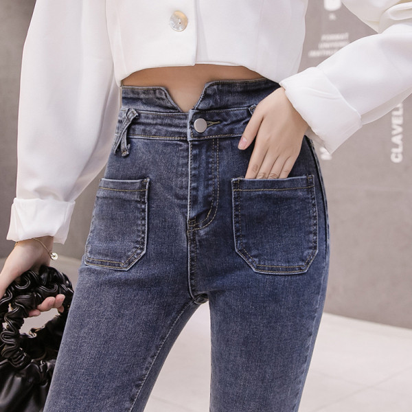 Női farmer Karcsú kék színű modell, magas derékkal és zsebekkel