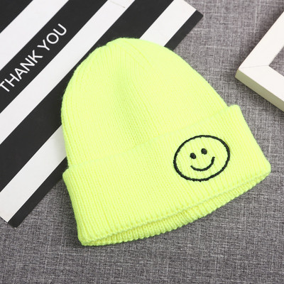 Palarie de iarna de dama cu broderie in roz, mov, galben, verde, negru si albastru