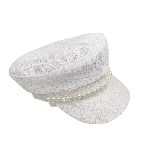 Női csipkekalap napellenzővel és gyöngyökkel, fehér és fekete színben