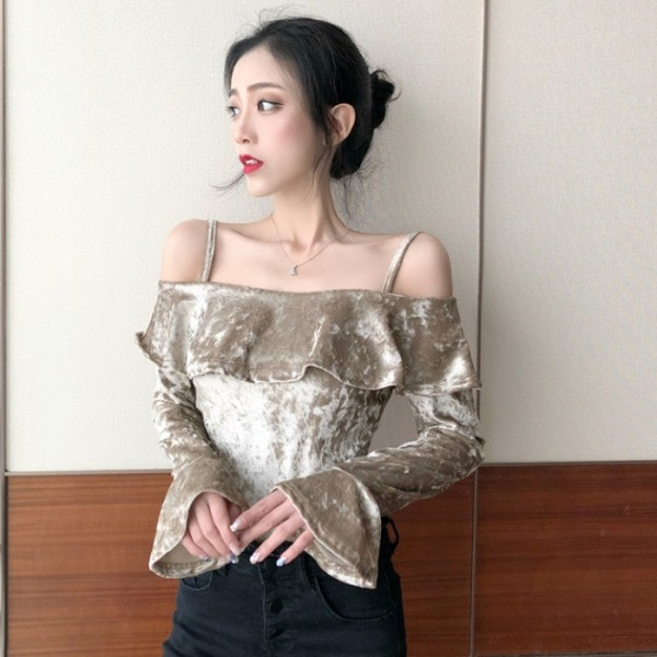 Női modern bársony blúz fürtökkel és csupasz vállakkal bézs, barna és fekete színben