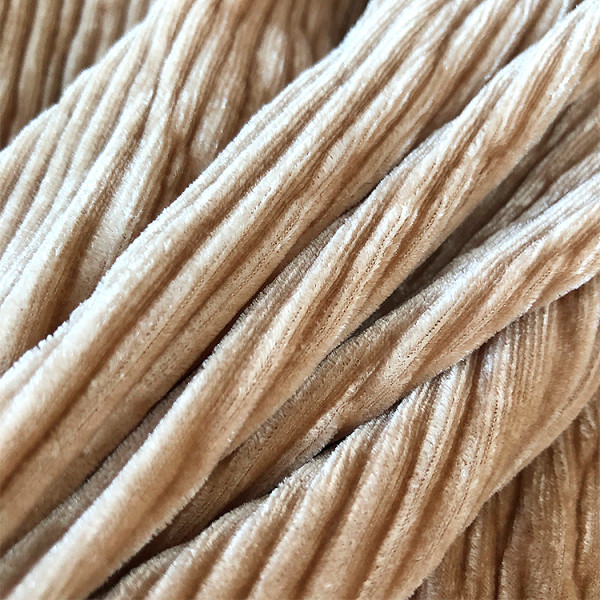 Bluză de damă din catifea și decolteu spitz în visiniu, verde, bej și negru