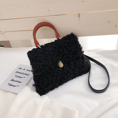 Női plüsstáska fém rögzítéssel, rövid és hosszú füllel fehér, barna és fekete színben