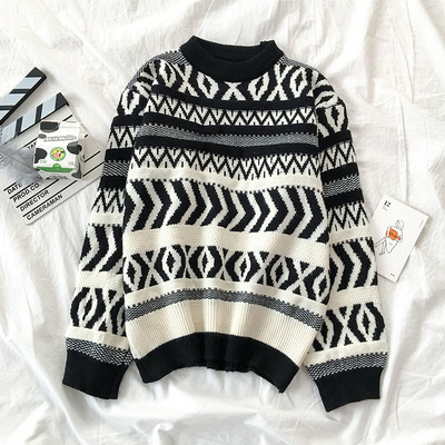 Női karácsonyi pulóver fekete és barna színben, kerek nyakkivágással