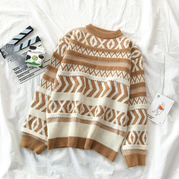 Női karácsonyi pulóver fekete és barna színben, kerek nyakkivágással