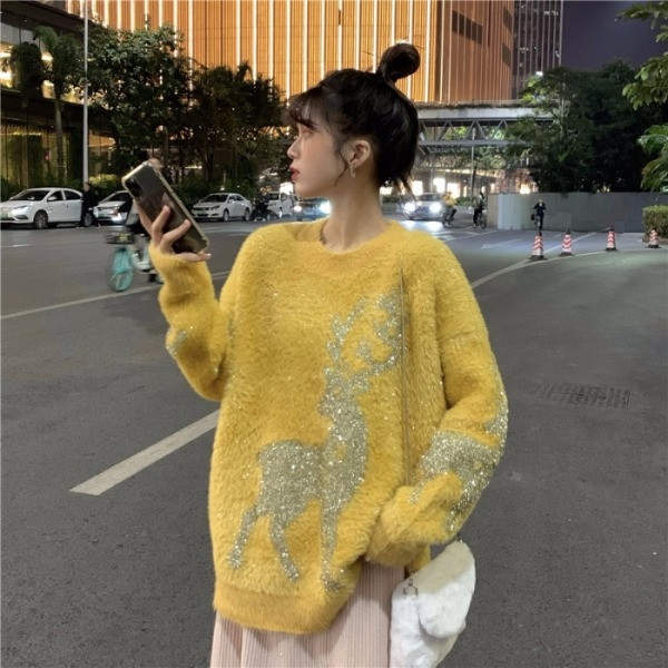 Pulover de damă din puf cu motiv de Crăciun în roșu, galben și bej