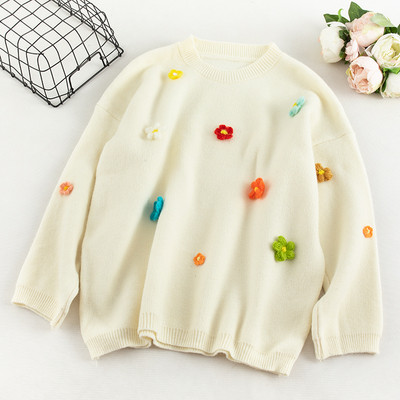 Női pulóver 3D elemes virágokkal és ovális nyakkivágással fehér, fekete, narancssárga, sárga és zöld színben