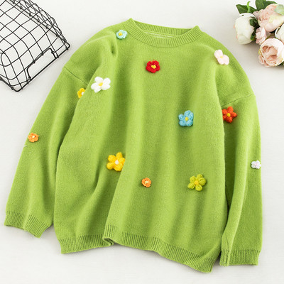 Női pulóver 3D elemes virágokkal és ovális nyakkivágással fehér, fekete, narancssárga, sárga és zöld színben