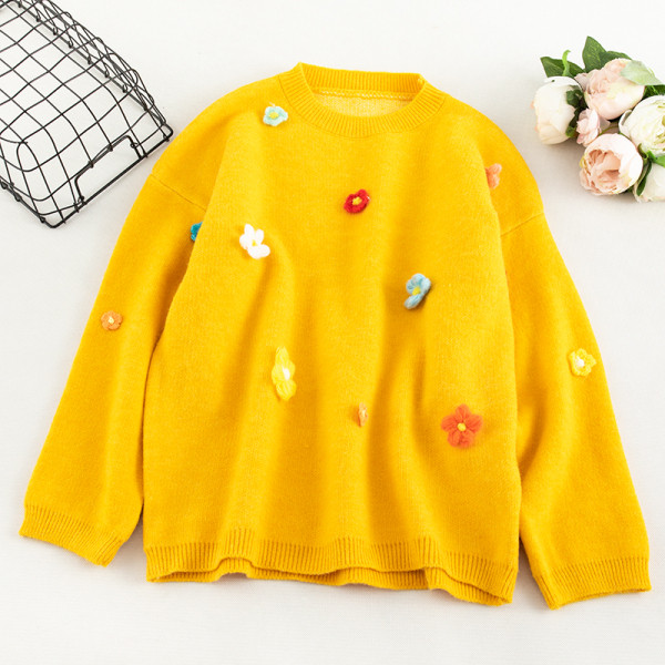 Női pulóver 3D elemes virágokkal és ovális nyakkivágással fehér, fekete, narancssárga, sárga és zöld színben