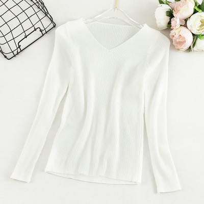 Női pulóver vékony kötésből és spitz nyakkivágásból zöld, rózsaszín, kék, sárga, bézs, fehér és fekete színekben