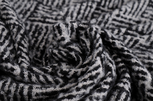 Meleg kockás szürke sál rojtokkal