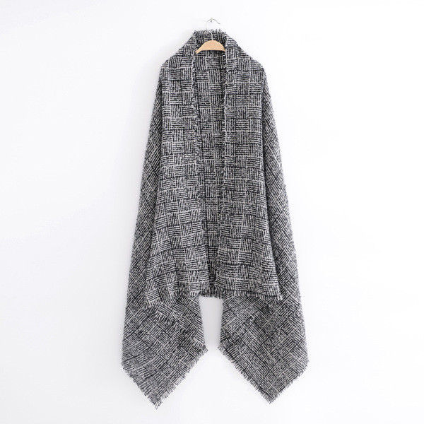 Meleg kockás szürke sál rojtokkal