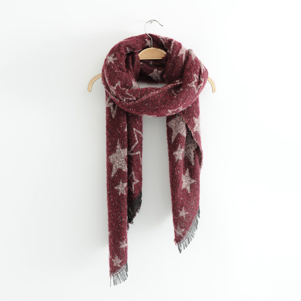 Vastag téli sál bordó színben, rátéttel és rojtokkal
