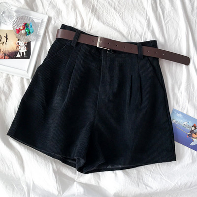 Alkalmi női rövidnadrág három színben, övvel és magas derékkal