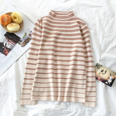 Csíkos női blúz három színben, félmagas gallérral és hosszú ujjal