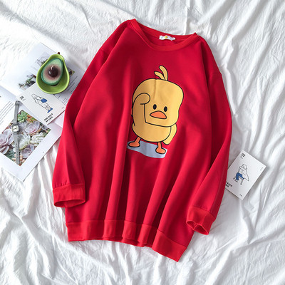 Piros és kék színű női blúz rátéttel és kerek nyakkivágással