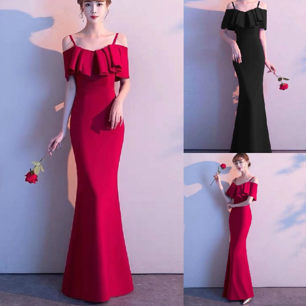 Formális női ruha vékony pántokkal Karcsú modell piros és fekete színben