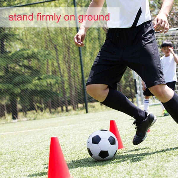 Set of 10 windproof plastic cones suitable for football training in several colors