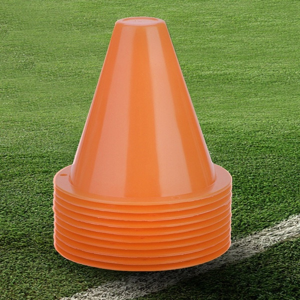 Комплект от 10 ветроустойчиви пластмасови конуси подходящи за футболна тренировка в няколко цвята