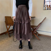 Fekete és barna színben rakott női szoknya, magas derékkal