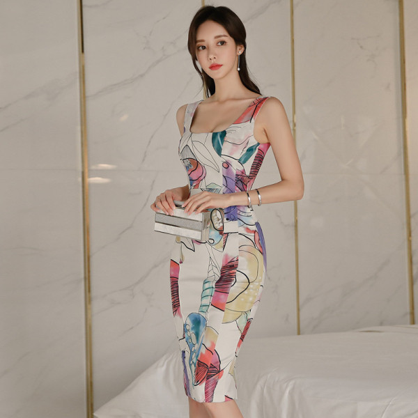 Színes női ruha négyzet alakú nyakkivágással és mintával - két színben