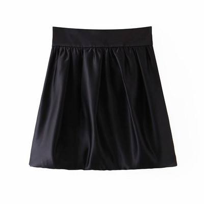 Rövid szabású szoknya magas derékkal, fekete színben, fényes hatással