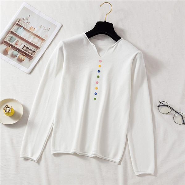 Női blúz hat színben, gombokkal és V-nyakkal