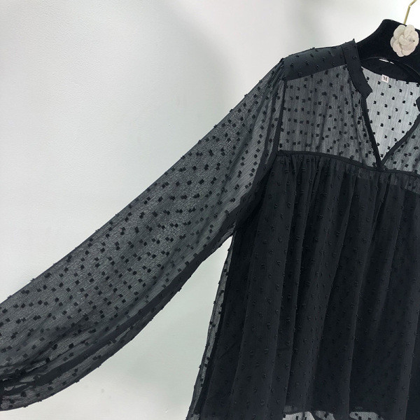 Bluza de dama din sifon model lat de culoare neagra cu decolteu in V