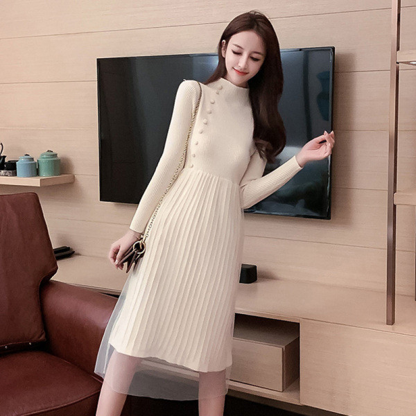 Modern női ruha bézs, zöld és fekete színekben, félmagas gallérral és tüllrel