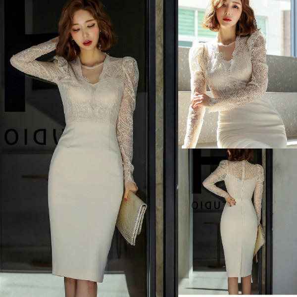 Rochie elegantă de damă cu mâneci lungi din dantelă și decolteu spitz în alb