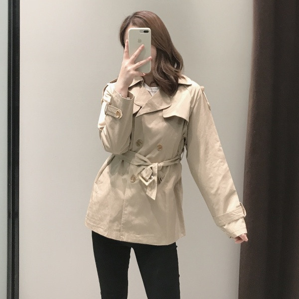 Palton scurt de dama de primavara-toamna cu curea si nasturi in bej si maro