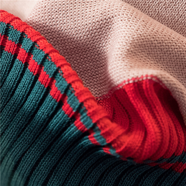 Női alkalmi blúz fekete, kék és bézs színben, V-nyakkal