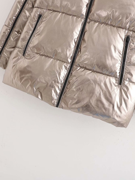 Rövid, ezüst színű téli kabát kapucnival és cipzárral