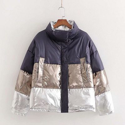 Fényes hatású rövid téli kétoldalas kabát cipzárral és zsebekkel