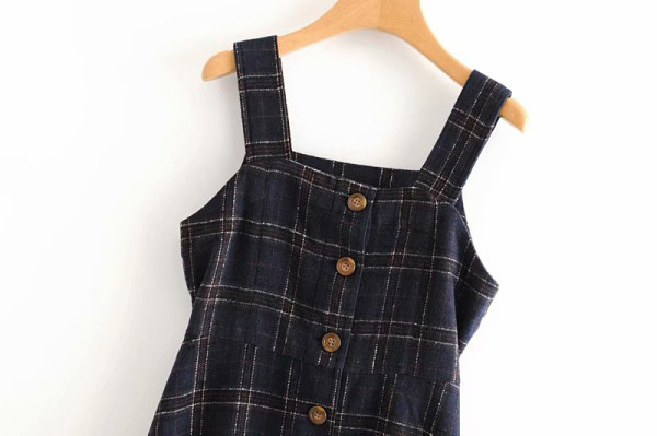 Rochie lungă în carouri cu bretele și nasturi în albastru