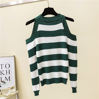 Csíkos női pulóver négy színben, kerek nyakkivágással, csupasz vállakkal