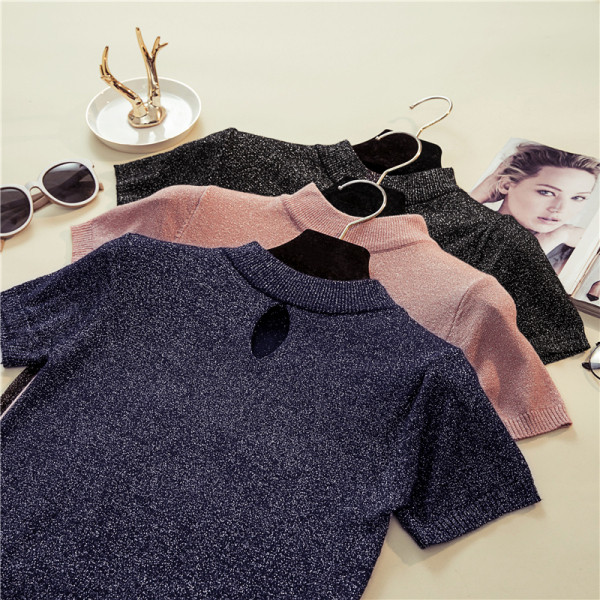 Γυναικεία πλεκτή  μπλούζα με κοντό μανίκι και στρογγυλή λαιμόκοψη