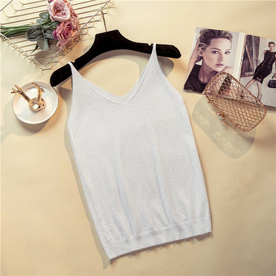 Fényes hatású, V-nyakú női felső több színben