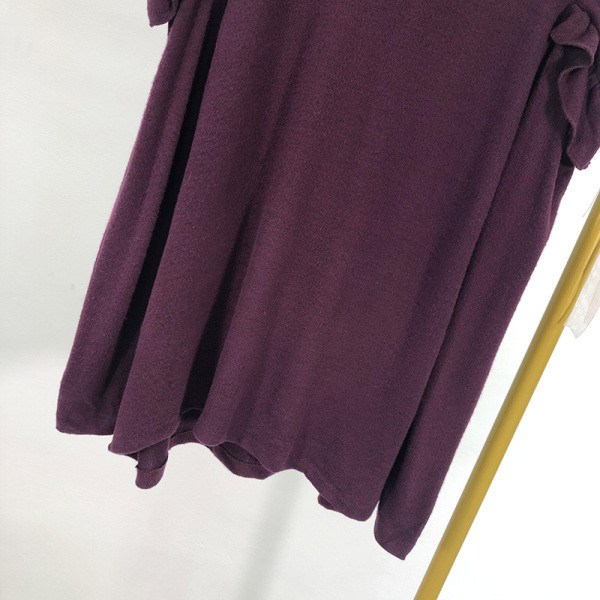 Bluza de dama lata cu umerii goi si pietre decorative de culoare visiniu