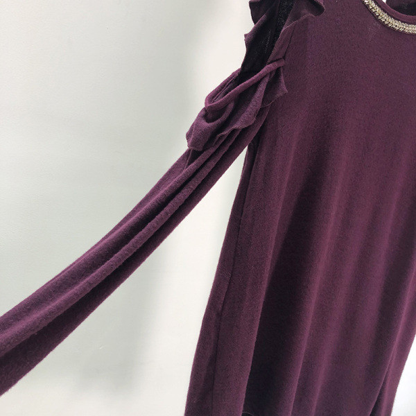 Bluza de dama lata cu umerii goi si pietre decorative de culoare visiniu