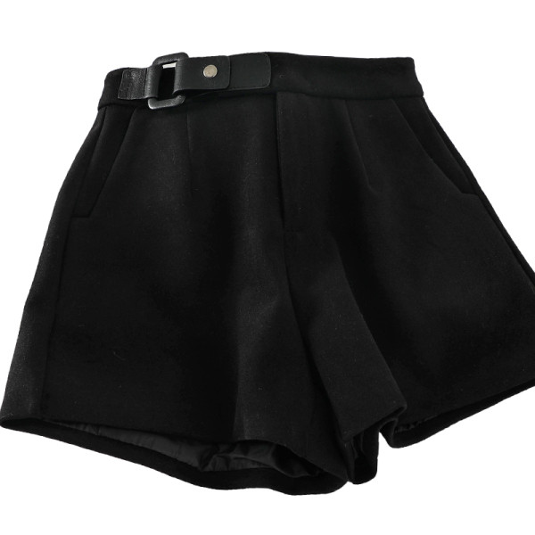 Női rövidnadrág fekete, barna és bézs színben, magas derékkal és zsebekkel