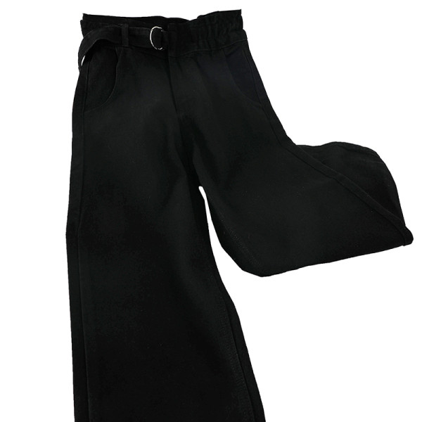 Női farmer széles modell fekete és kék színben, zsebekkel és övvel