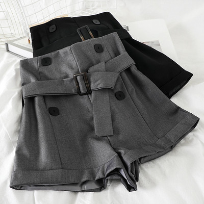 Къси дамски панталони широк модел в сив и черен цвят с копчета и колан
