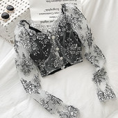 Bluză scurtă de damă de culoare neagră cu broderie și decolteu în V