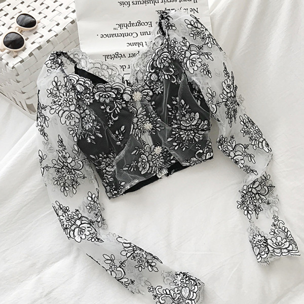 Bluză scurtă de damă de culoare neagră cu broderie și decolteu în V